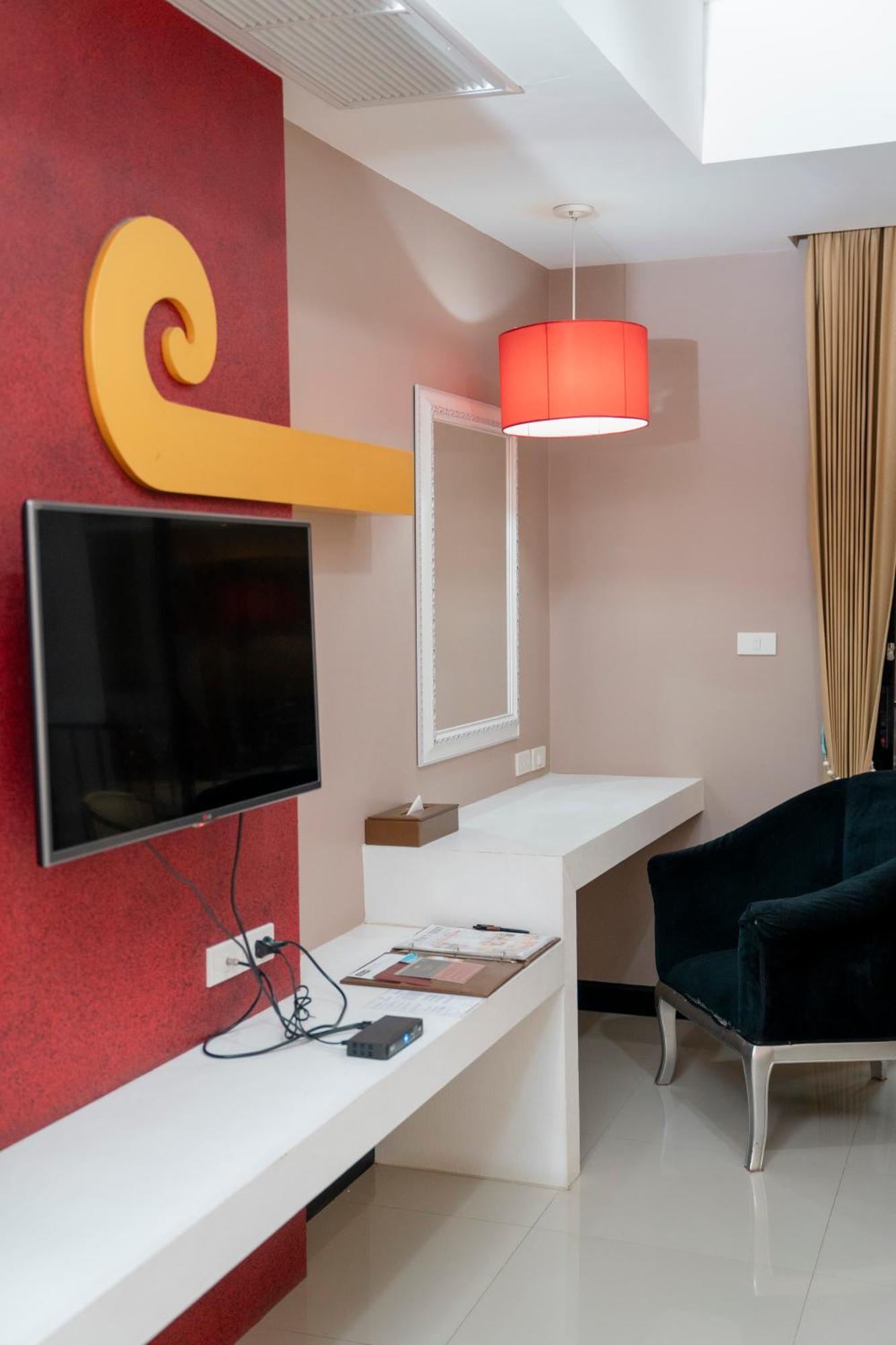 Prelude Hotel Kancsanaburi Kültér fotó